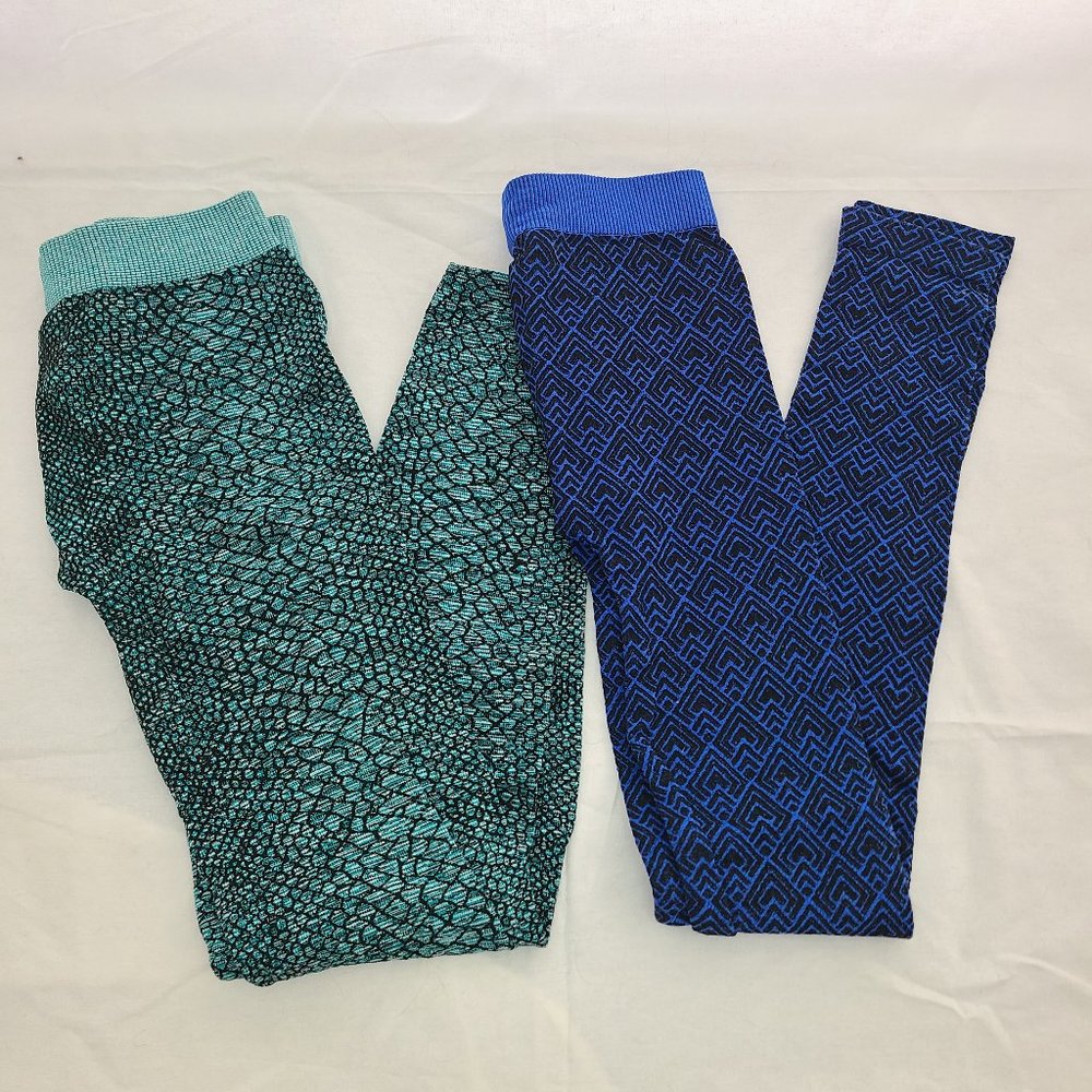 2 Pairs of Thick Patterned Tights NWOT